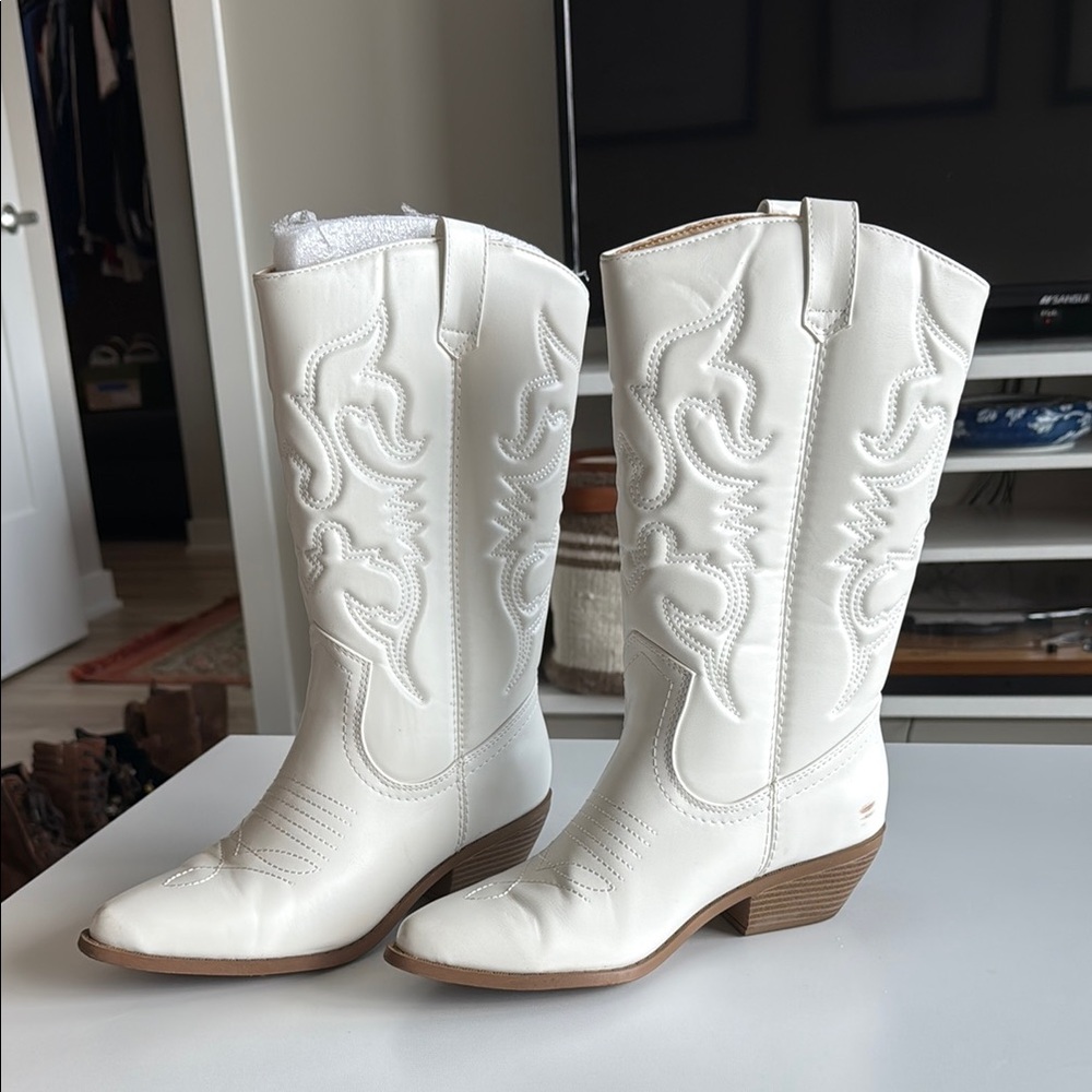 Soda White Heeled Western Boots